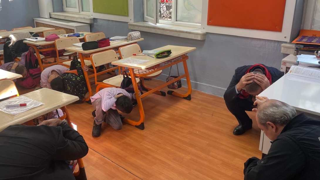 Afetlere Hazırlık Çalışmaları Kapsamında Eş Zamanlı Tatbikat Gerçekleştirildi